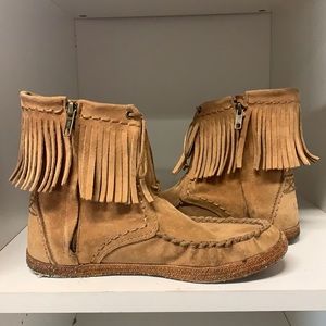 Rare beautiful UGG moccasins 8